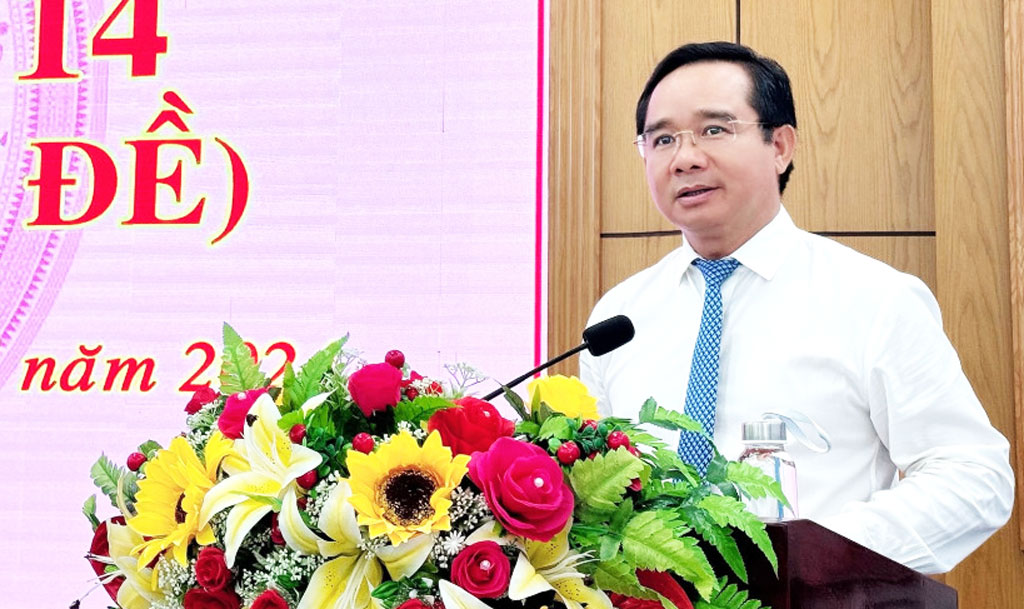 Đồng chí Nguyễn Văn Được - Bí thư Tỉnh ủy, Chủ tịch HĐND tỉnh phát biểu khai mạc kỳ họp.